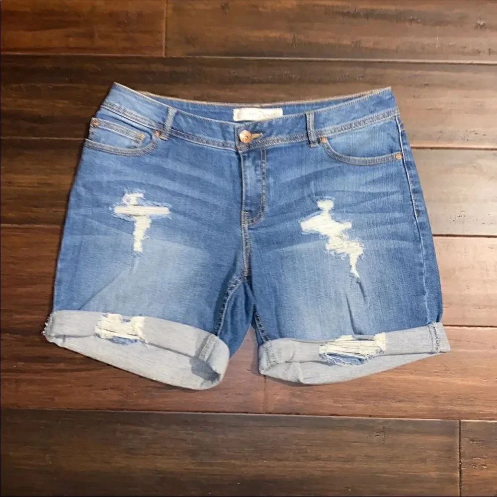 Cato Distressed Jean Shorts